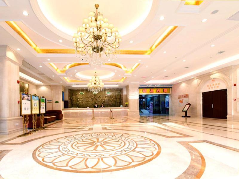 Vienna Hotel Loudi Chunyuan Pedestrian Street Bagian luar foto